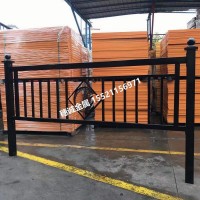 广州羊城护栏 黑色烤漆道路隔离栏 建筑施工车道围栏