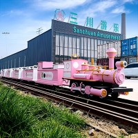景区粉色有轨小火车