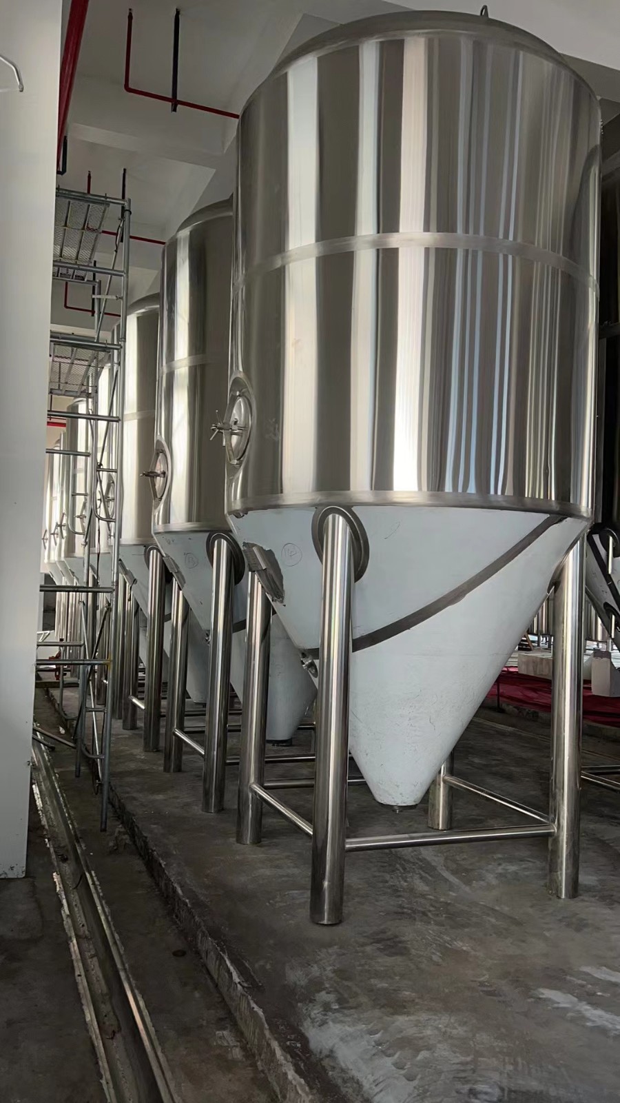 福建大型啤酒厂年产3000吨的自动化精酿啤酒设备图2