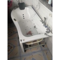 维修万斯敦浴缸漏水、上海闵行剑川路浴缸维修、浴缸裂缝修补